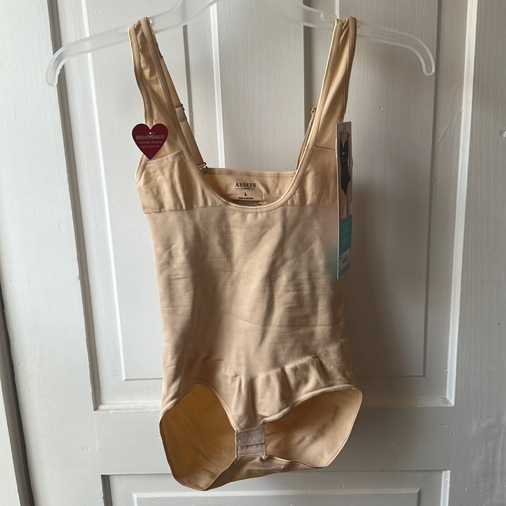 NWT ASSETS by SPANX size LG open bust panty shaping bodysuit